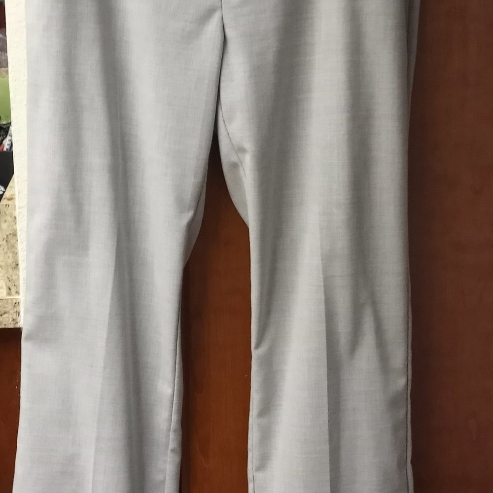 Woman's light grey dress pants - Picture 3 of 3